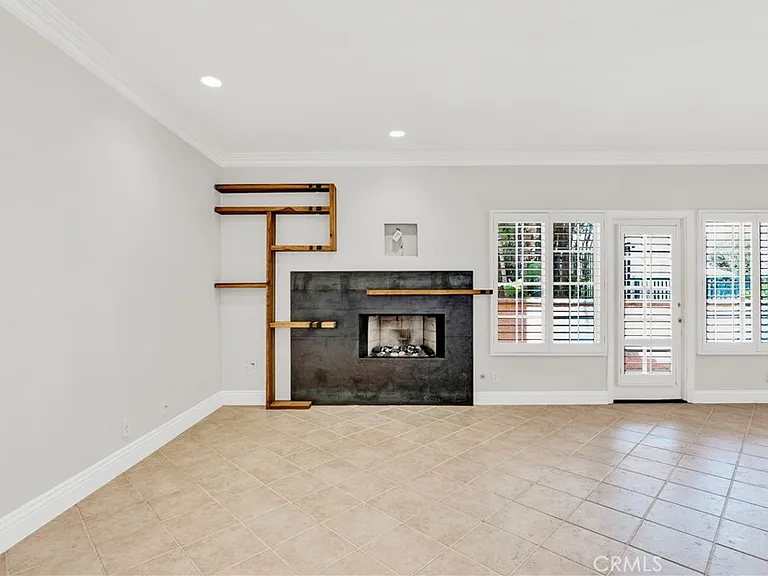 5200 White Oak Ave #52 — Photo 7