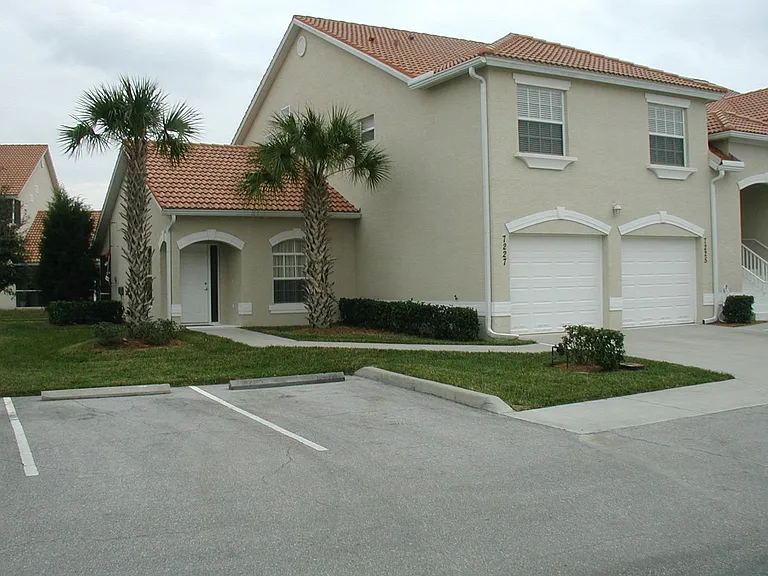 7224 Cedar Hollow Cir — Photo 1
