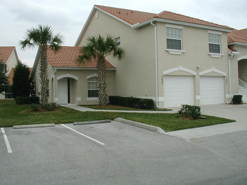 7224 Cedar Hollow Cir