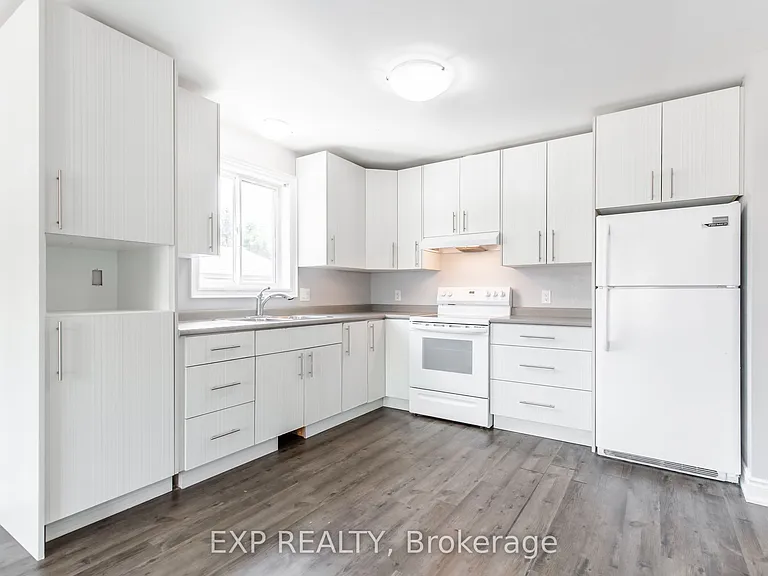 11 Donald Ave #UPPER — Photo 5