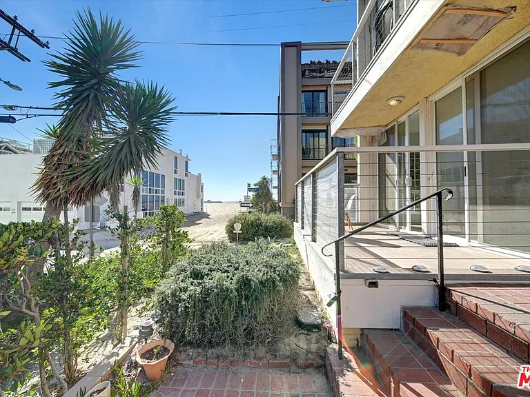 15 Spinnaker St #101 — Photo 1