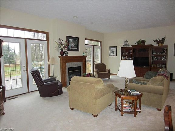 3rd image of 3057 Pondsford Dr