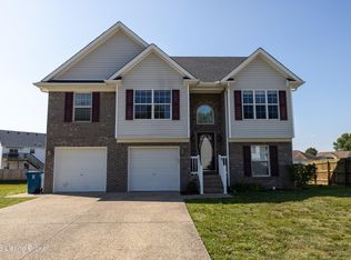 183 Red Crest Dr, Shepherdsville, KY 40165