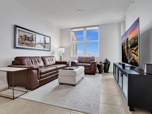3rd image of 511 SE 5th Avenue #1415
