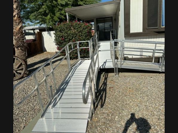 32160 Oakland Hills St