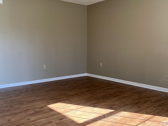 4th image of 301 S Mulberry St APT B