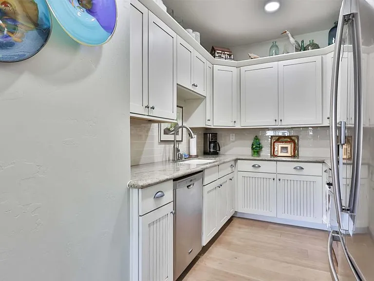 810 D Ave — Photo 12