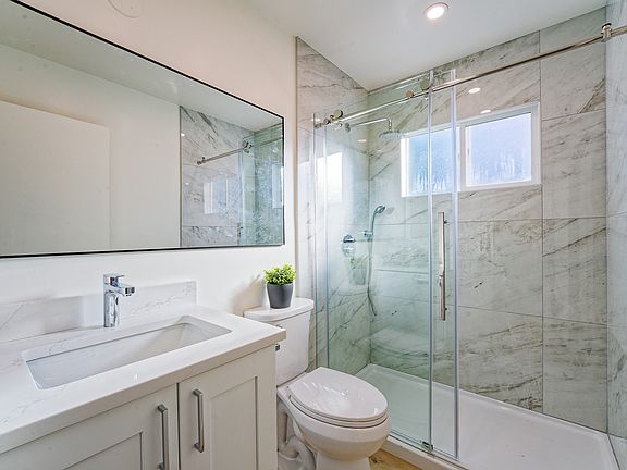 3rd image of 2174 Royal Dr APT 8