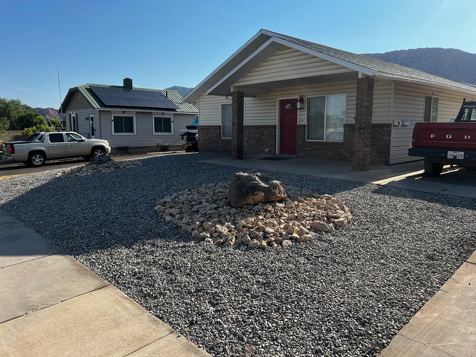 3 bed, 1600 sqft, $1,905 — Photo 2