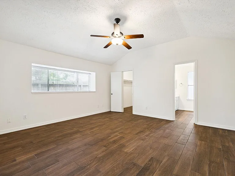 1534 Valley Landing Dr — Photo 15