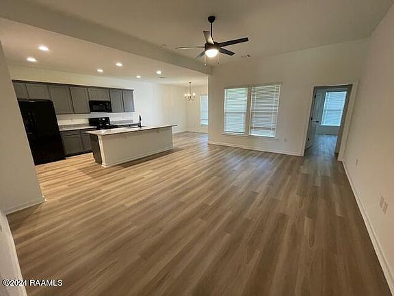 2nd image of 319 Mulholland Ln