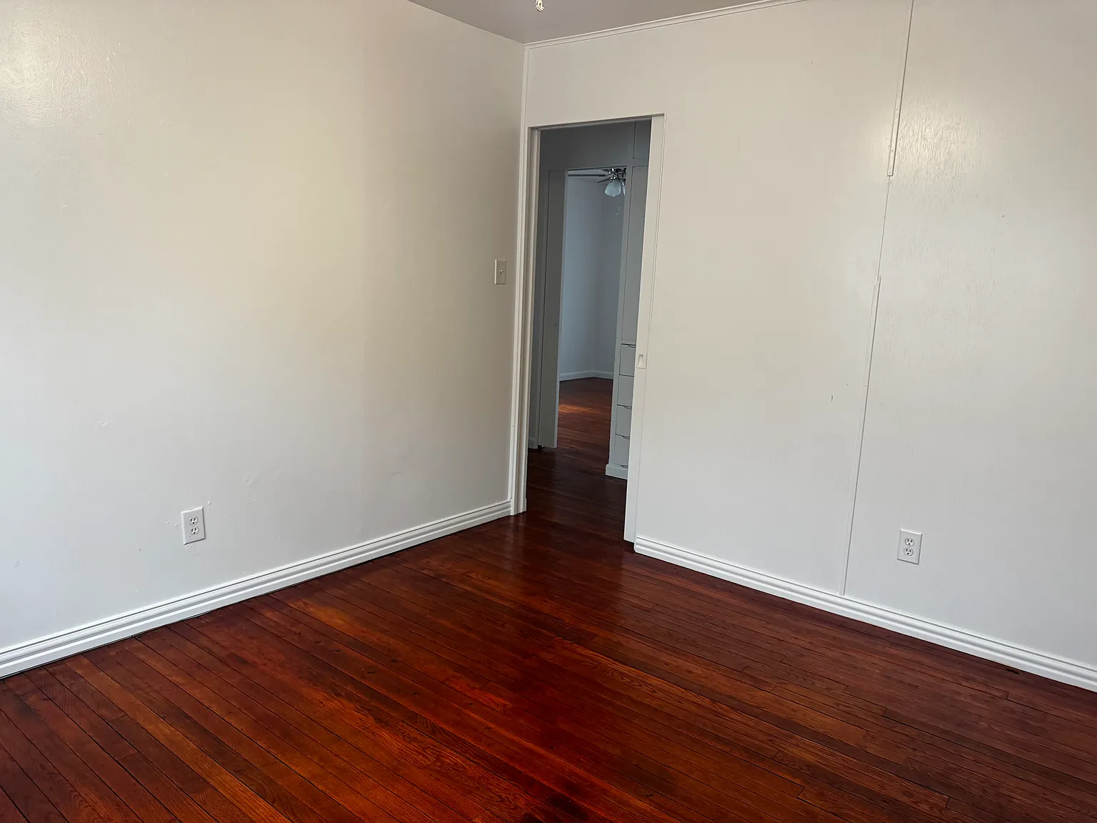 3 bed, 1002 sqft, $1,595 — Photo 4