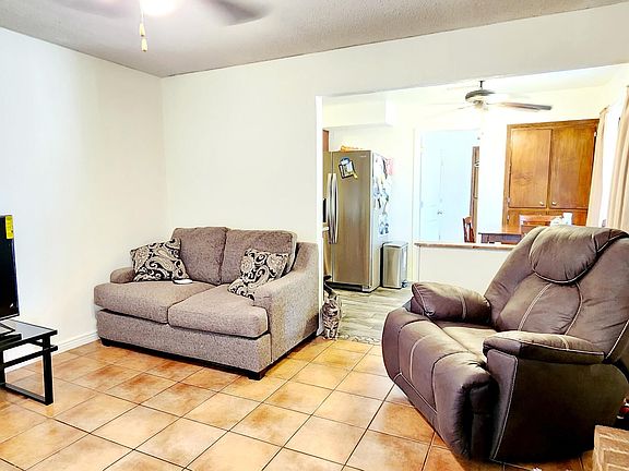 4th image of 2313 Sea Palm Dr