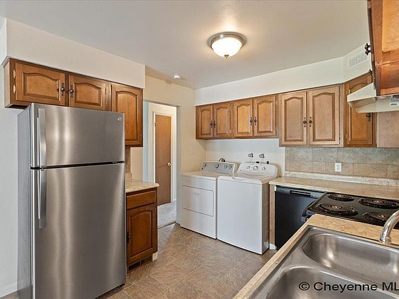 3rd image of 104 W 29th St
