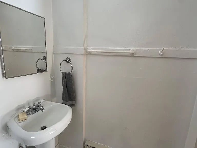 413 N Main St #22 — Photo 5
