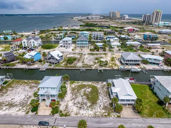1422 Homeport Dr, Navarre, FL 32566