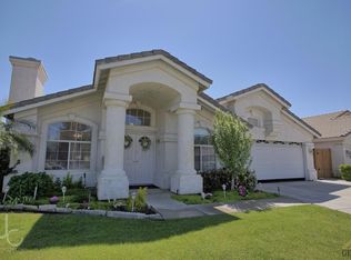 10403 Olympia Fields Dr, Bakersfield, CA 93312