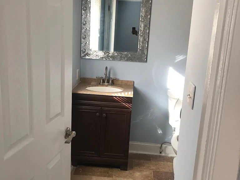 985 Stocks St — Photo 11