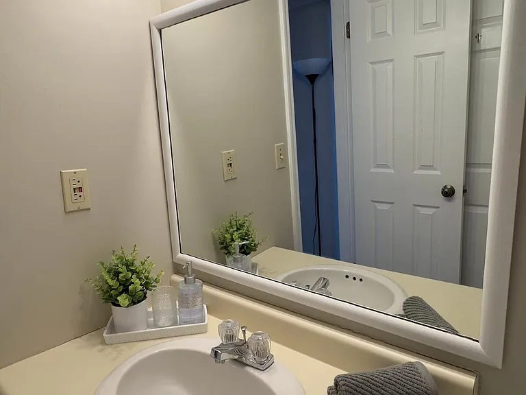 917 Madison St #15 — Photo 10