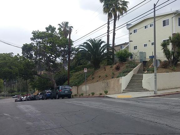 2nd image of 1828 Montrose St APT 2