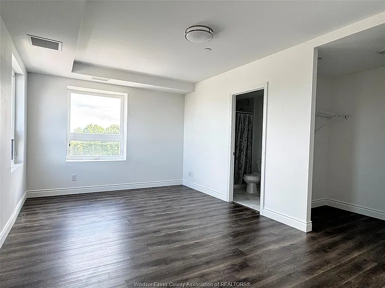 1675 Banwell Rd #406 — Photo 9