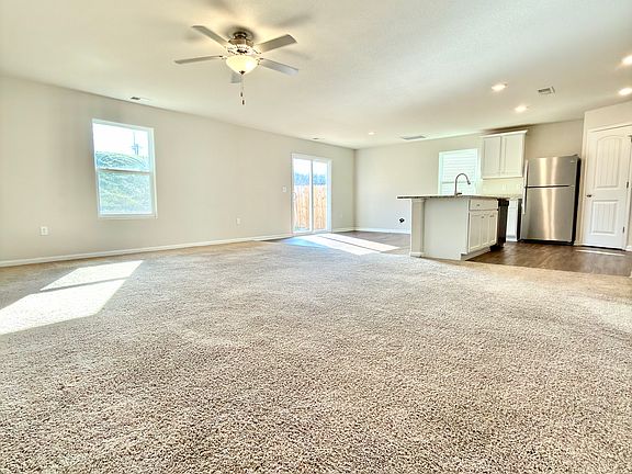 5th image of 713 Hawley St
