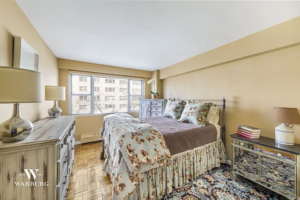 Sold by Warburg | media 3