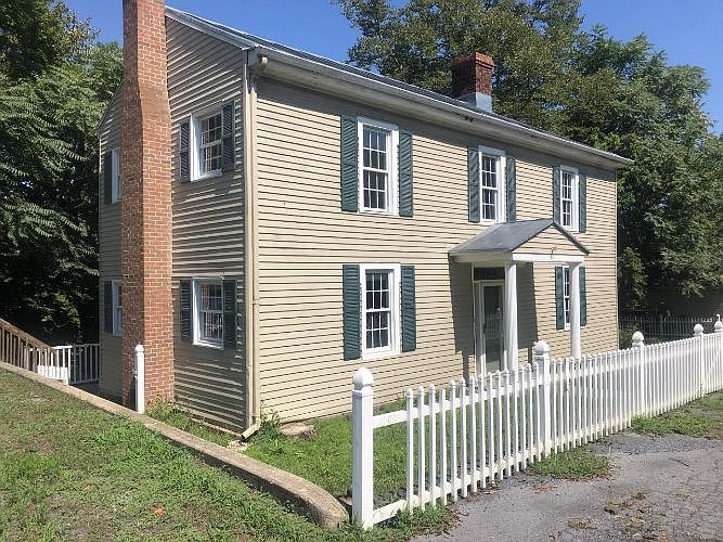 1st image of 727 S Main St