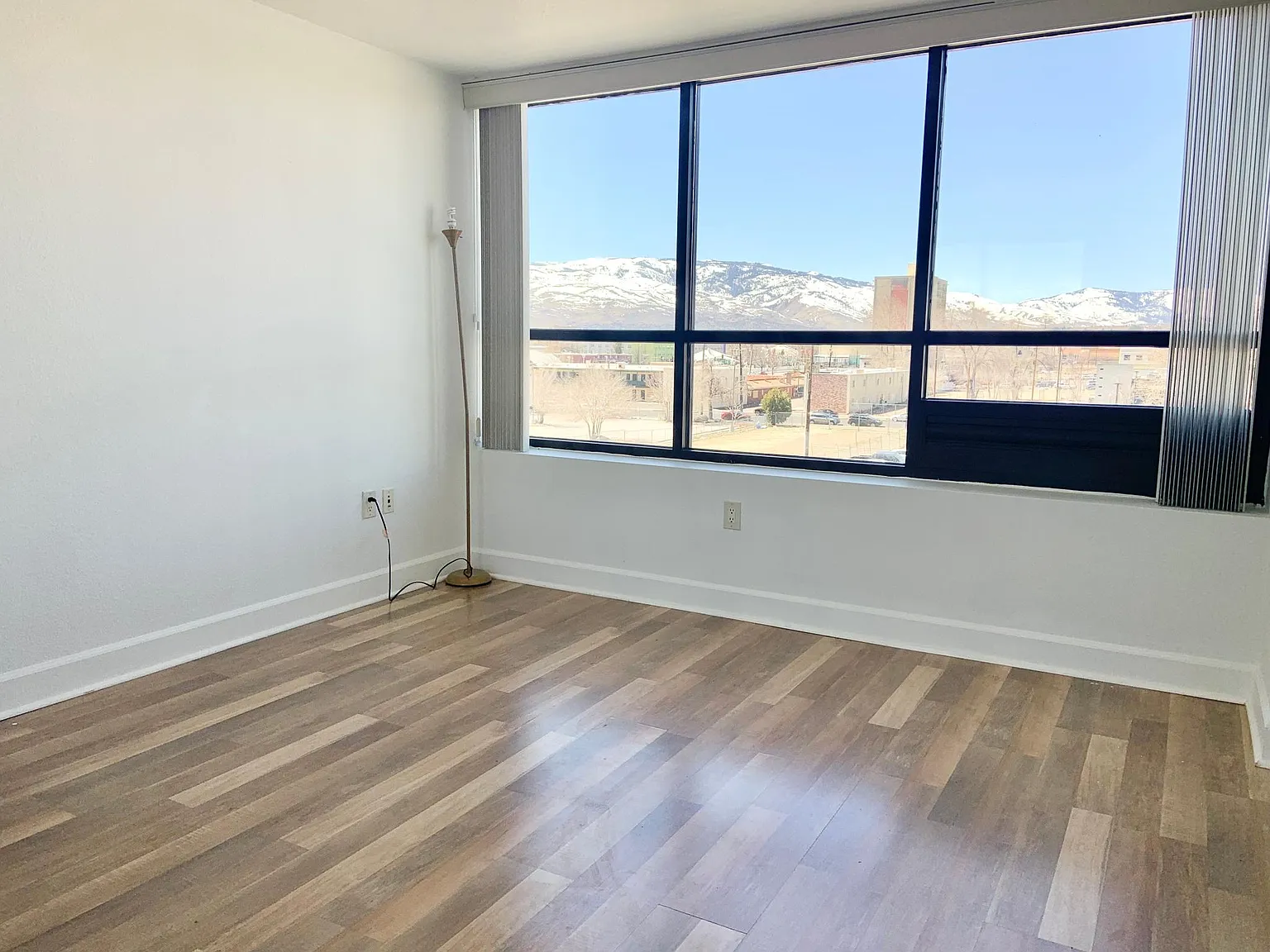 2 bed, 826 sqft, $1,750 — Photo 3
