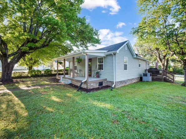 171 Woodvue Dr, Madison Heights, VA 24572