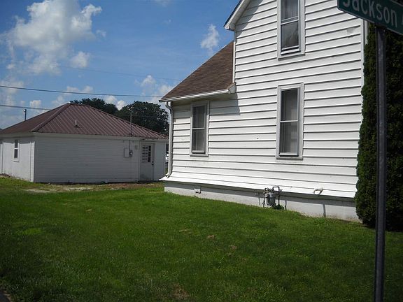 3rd image of 387 Jackson Ave