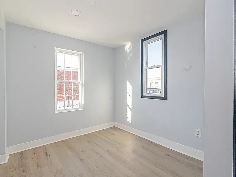 307 E 22nd St #2 — Photo 7