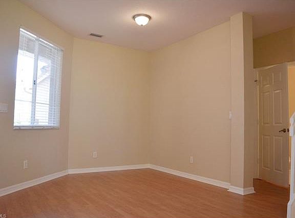 4th image of 9551 Roundstone Cir