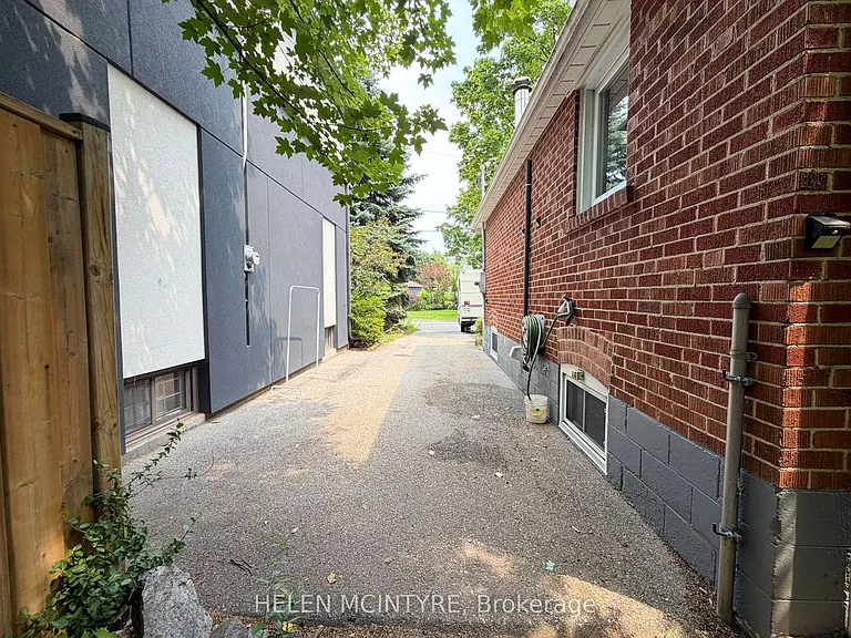 34 Dunning Cres — Photo 32
