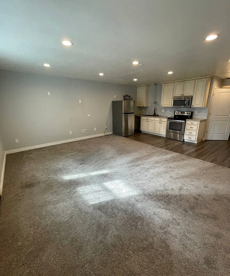 3 bed, 2799 sqft, $1,350 — Photo 4