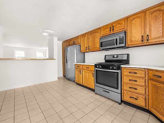 3rd image of 209 11th St Floor 1
