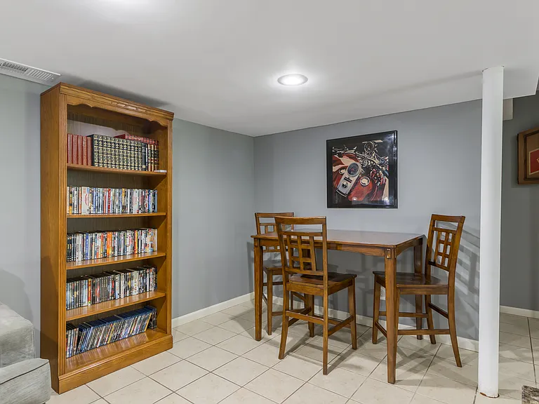 5221 N Central St — Photo 22