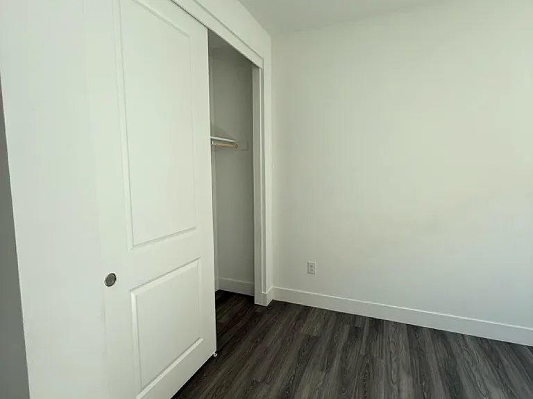 19 W Piazza St — Photo 9