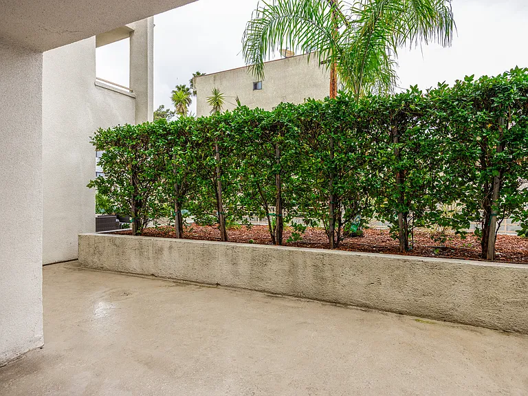 Hawthorne Apartments — Photo 7