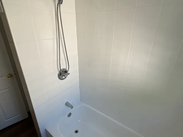 86-88 N 6th St #2 — Photo 8