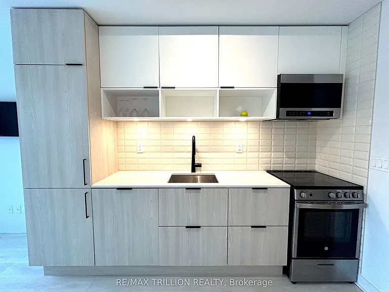 180 Mill St #S516 — Photo 8
