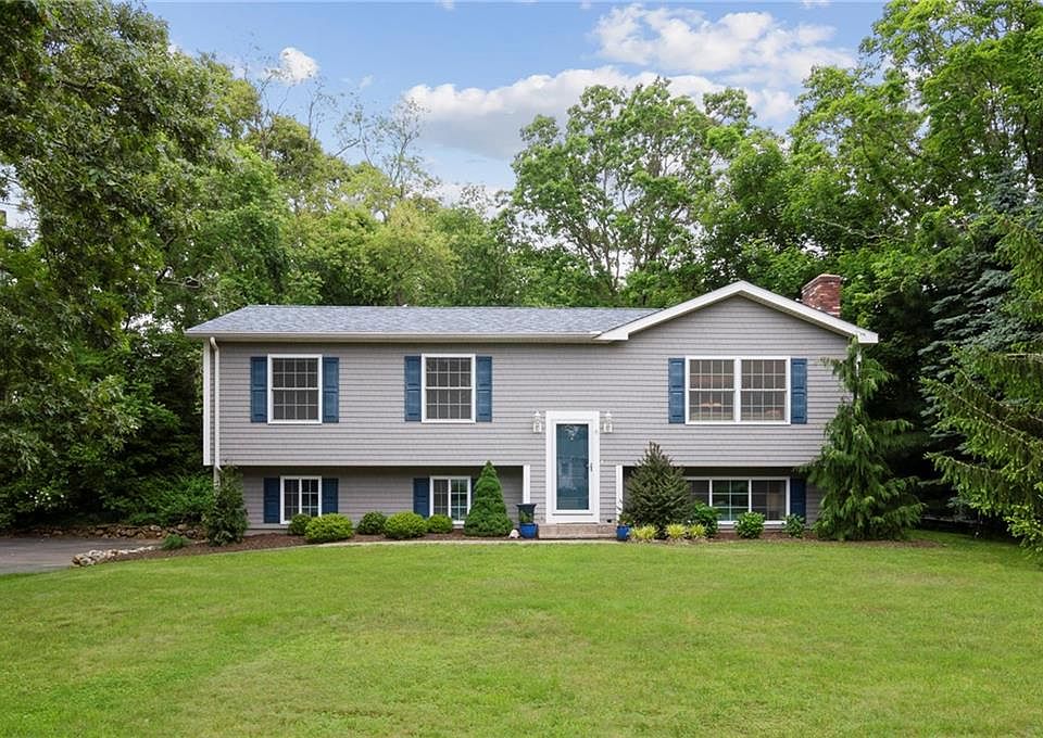 1st image of 8 Briarwood Dr