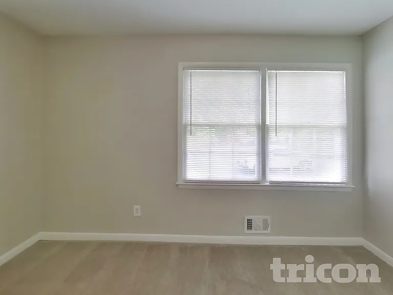887 Sheppard Way — Photo 12