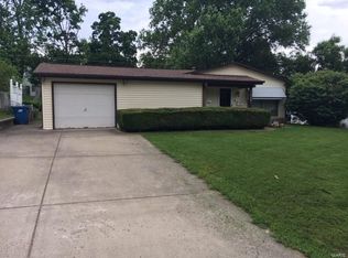 11048 Saxonhall Dr, Bridgeton, MO 63044