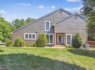 11400 Fairway Dr, Reston, VA 20190