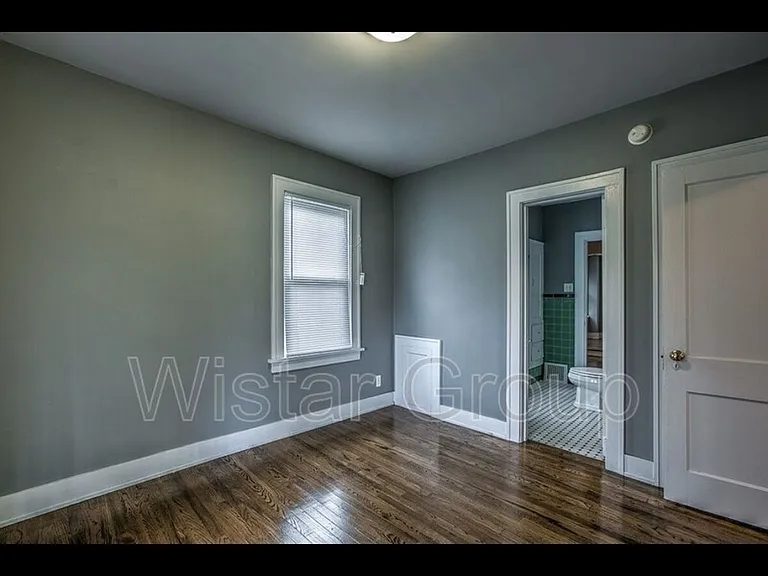 4664 Woolworth Ave — Photo 12