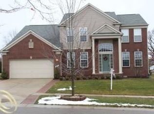 973 River Rock Dr, Holly, MI 48442