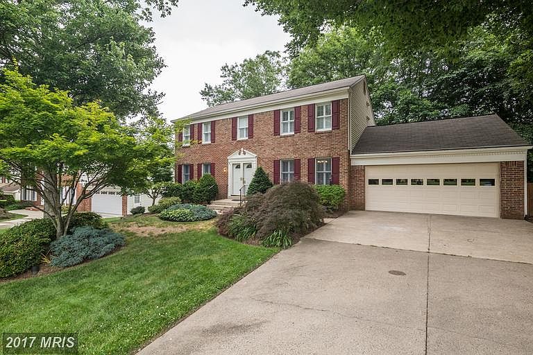 Brick Front Colonial w/ 2 car garage