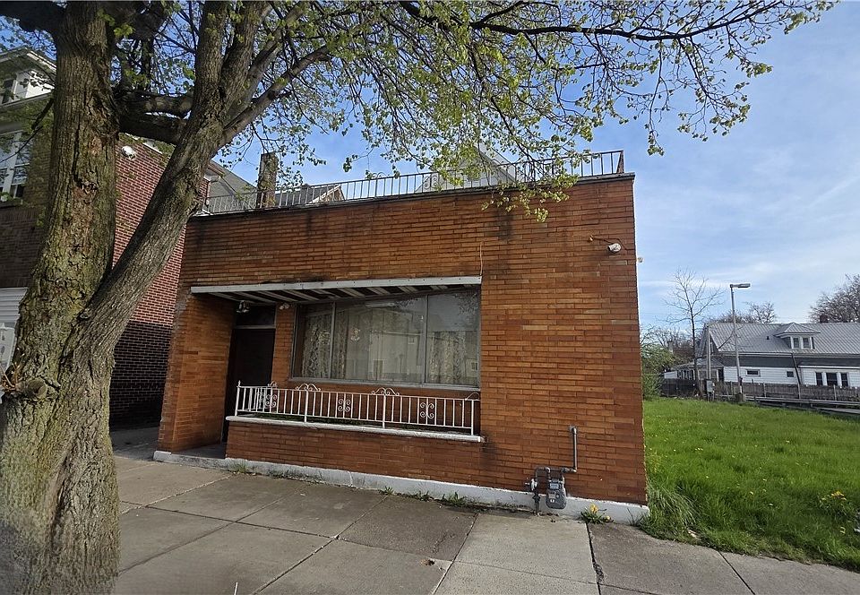 1st image of 1115 E Lovejoy St