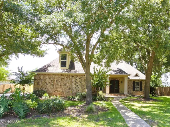 3024 Oakleigh Cir, Ocean Springs, MS 39564